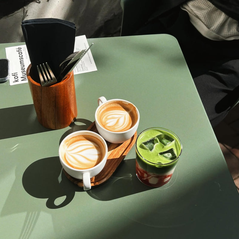 kofi Museumscafé: Kaffee, Matcha und Croissant